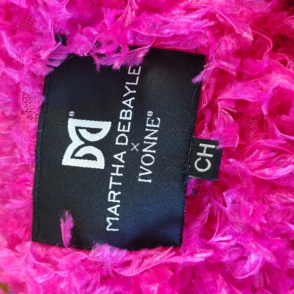 Martha Debayle X IVONNE Hot Pink jacket - Picture 6 of 6